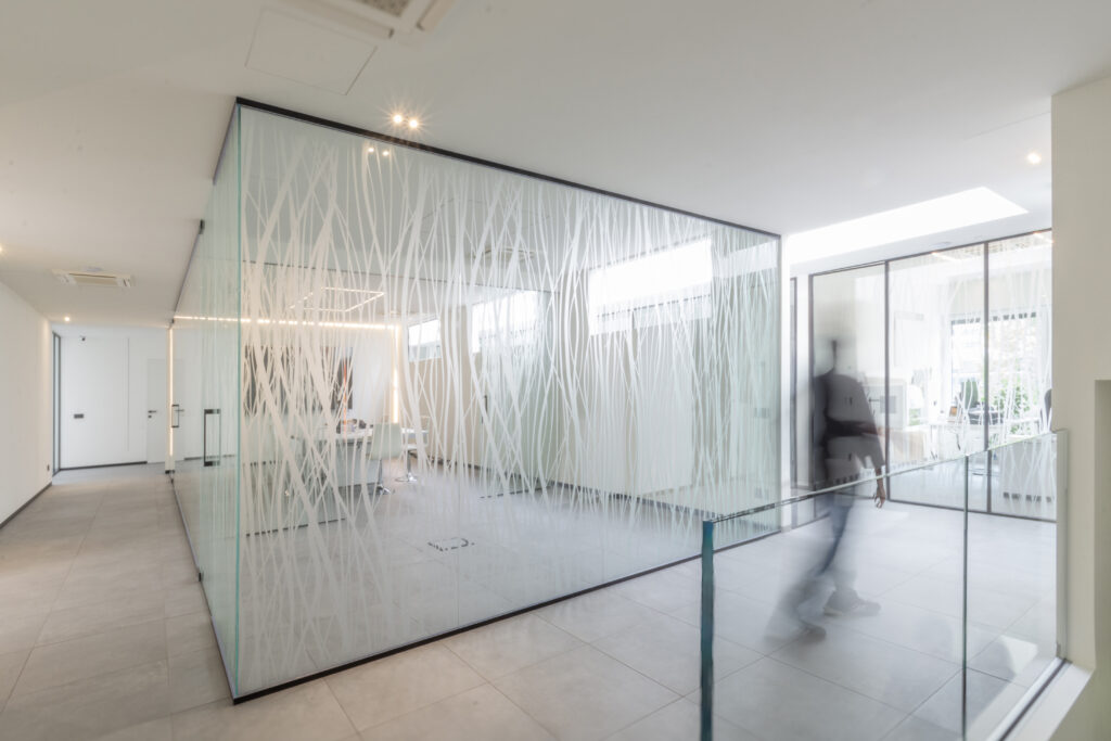 SHOWROOM FINEXTRA COMO VIA TENTORIO 24